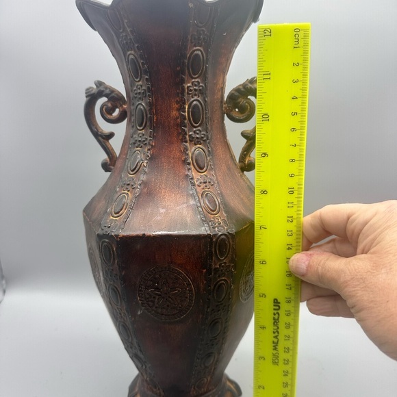 Vintage ornate metal vase - Picture 2 of 10